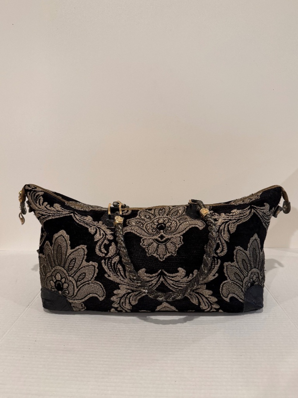 BROCADE CORDED VELVET TRAVEL  BAG - VINTAGE - USED